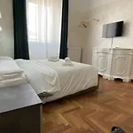 Cavour 44616 Roma