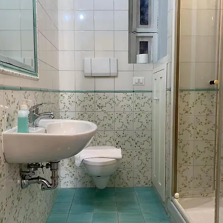 Cavour 44616 شقة روما